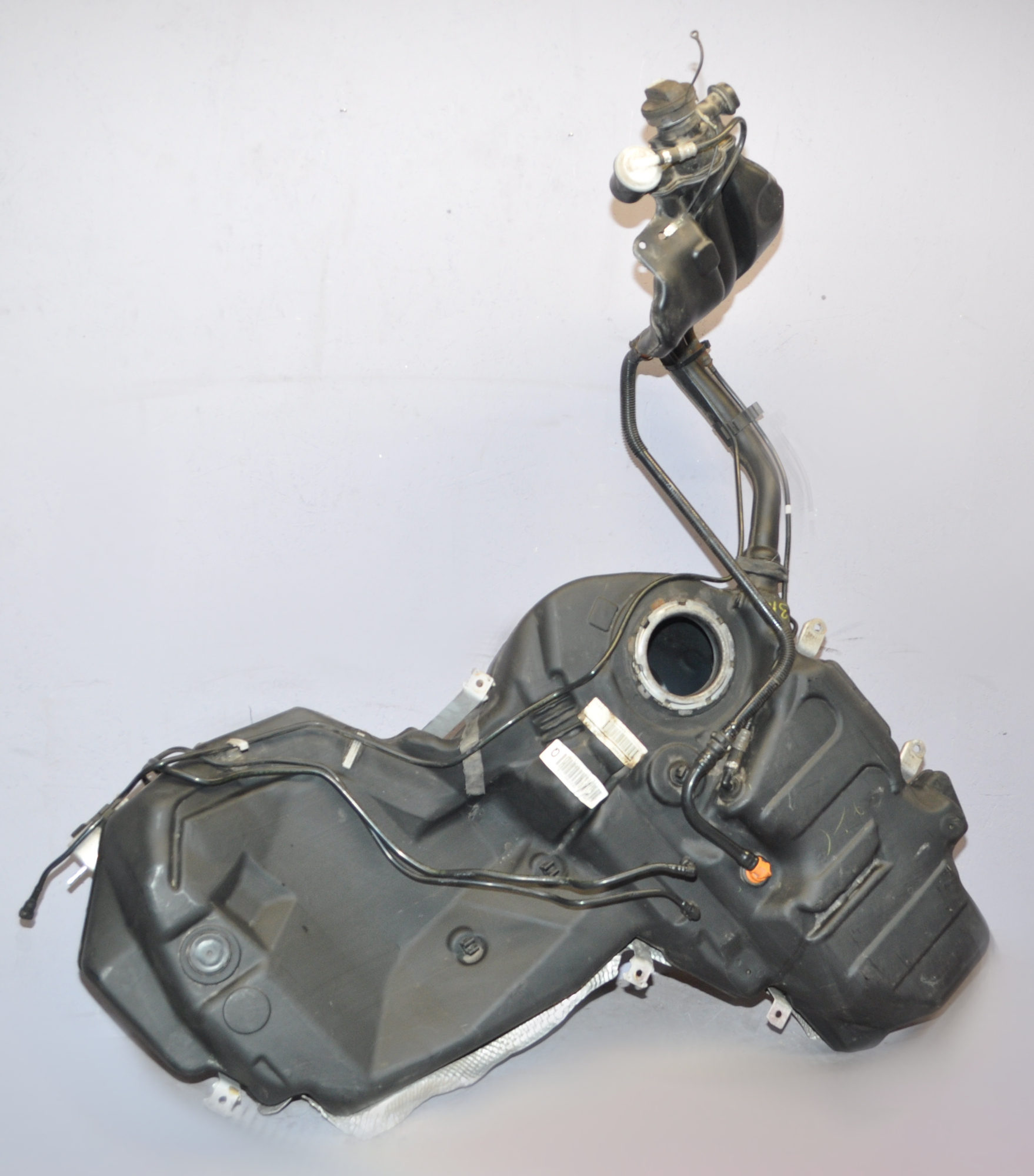 Kraftstofftank Kraftstoffbehälter Benzintank  3R0201022Q Exeo ST Original Seat 