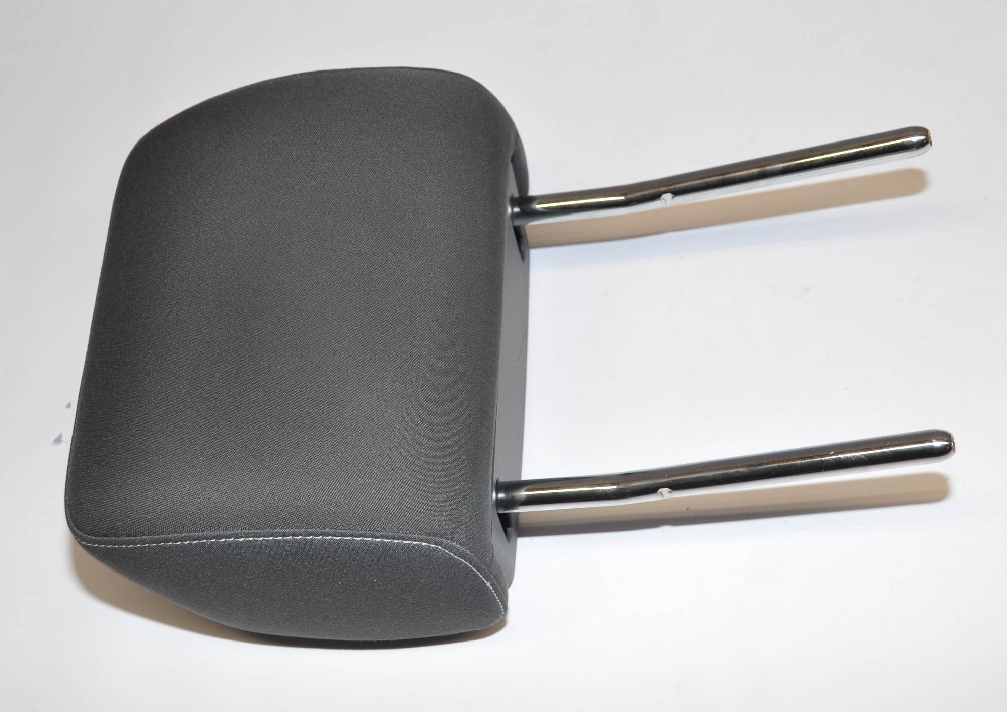 Kopfstütze Nackenstütze Vorne,Rechts,Links 5N0881903K ZII Touran Original VW 