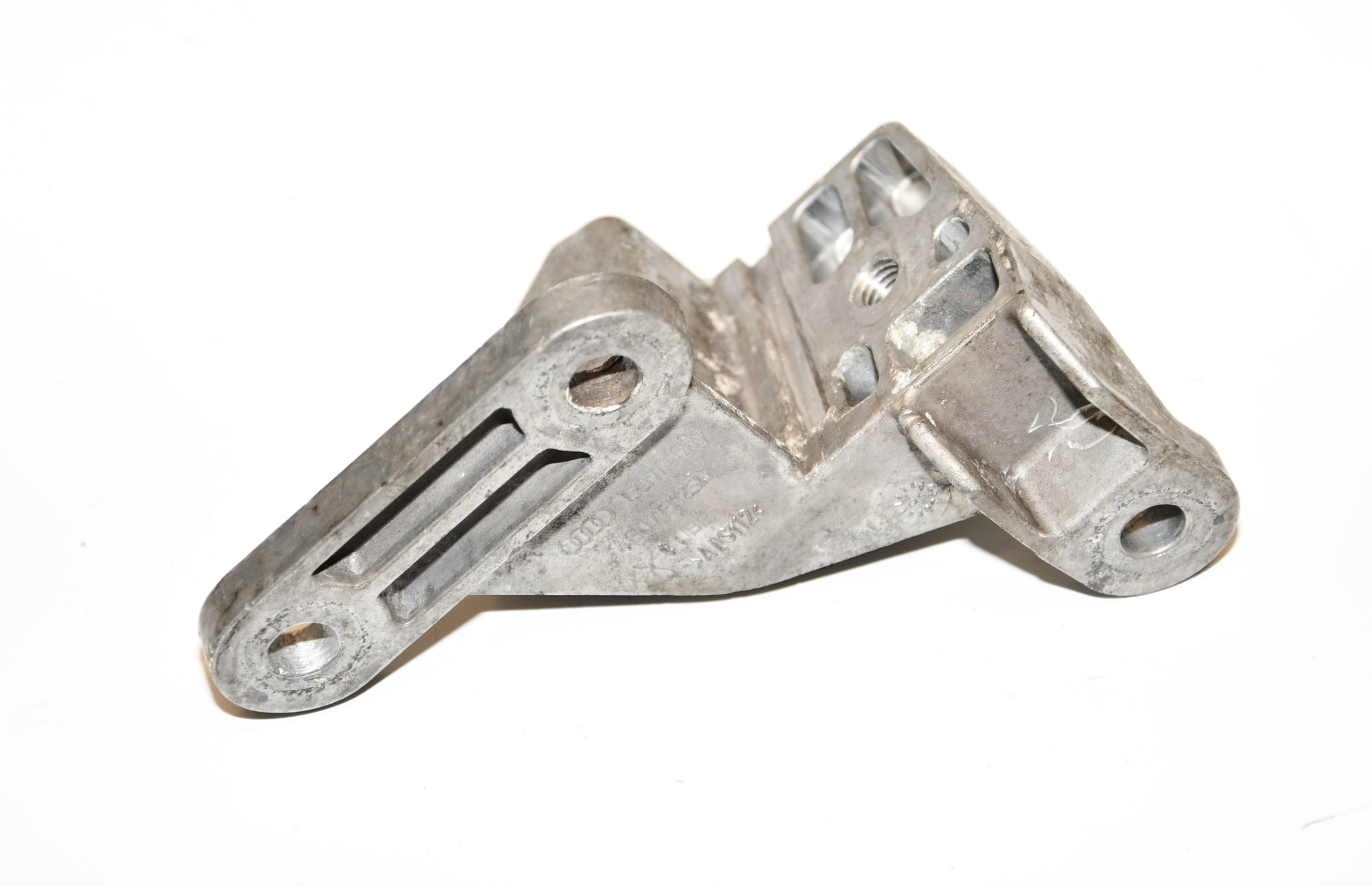 Widerlager Halter Schaltseil am Getriebe  4B0713125D A6 4F Limosine Original 