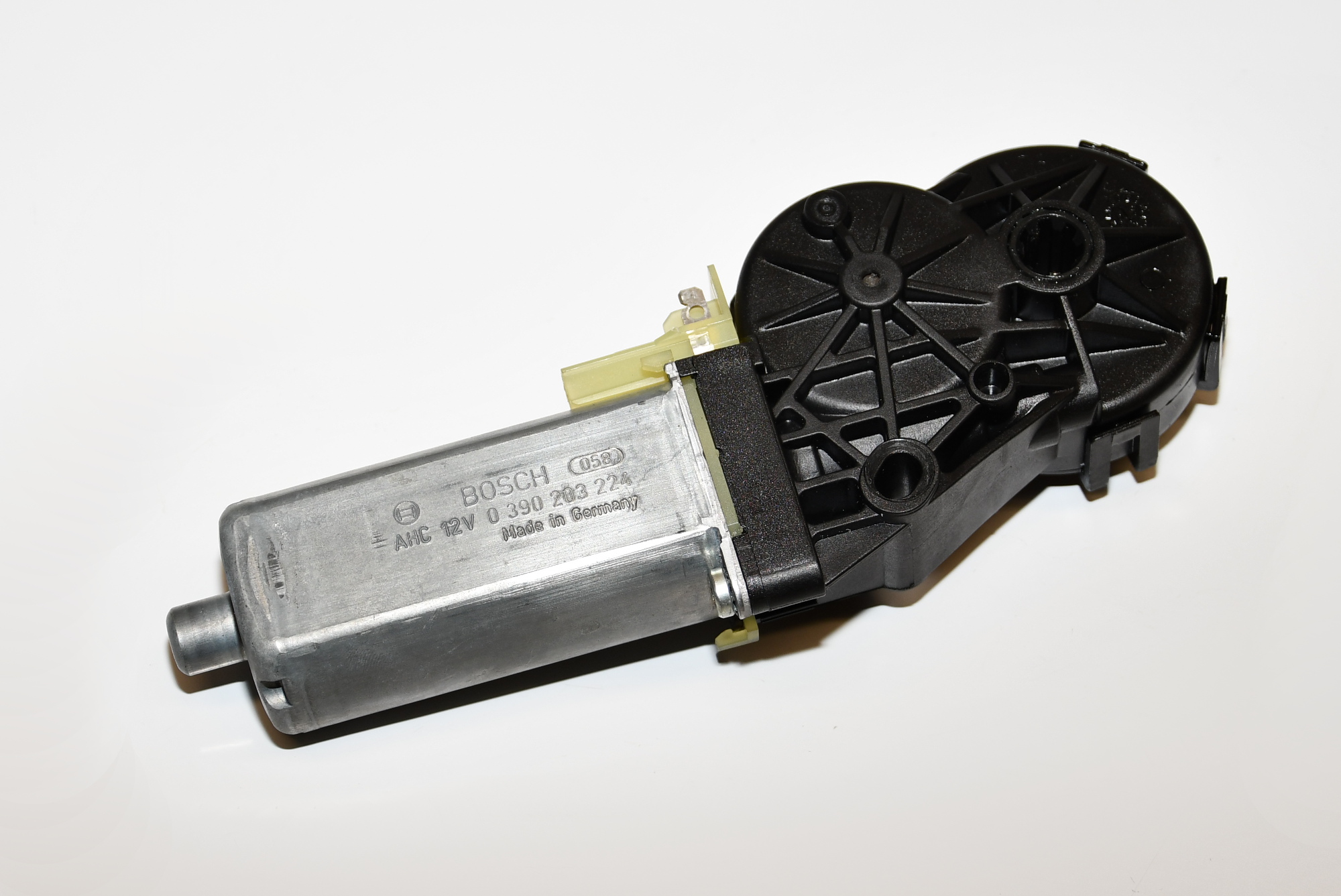 Verstellmotor Lendenwirbelstütze Vorne,Links Lehne 0390203224 Passat 3C Var. 