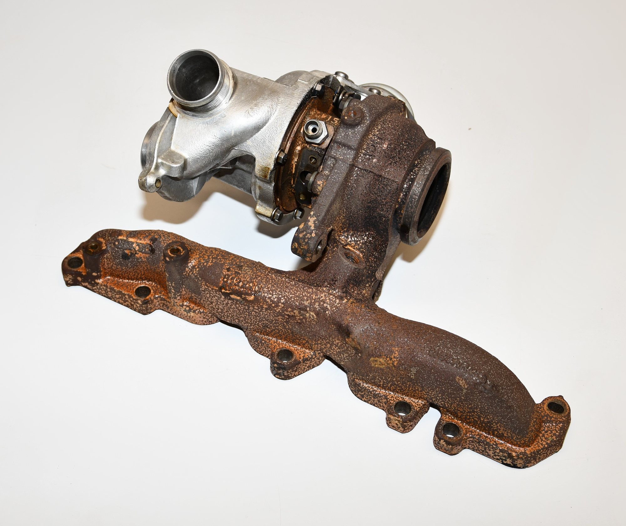 Abgaskrümmer Abgasturbolader  04L253016H Golf 7 1.6TDI 81KW CXXB Original VW 