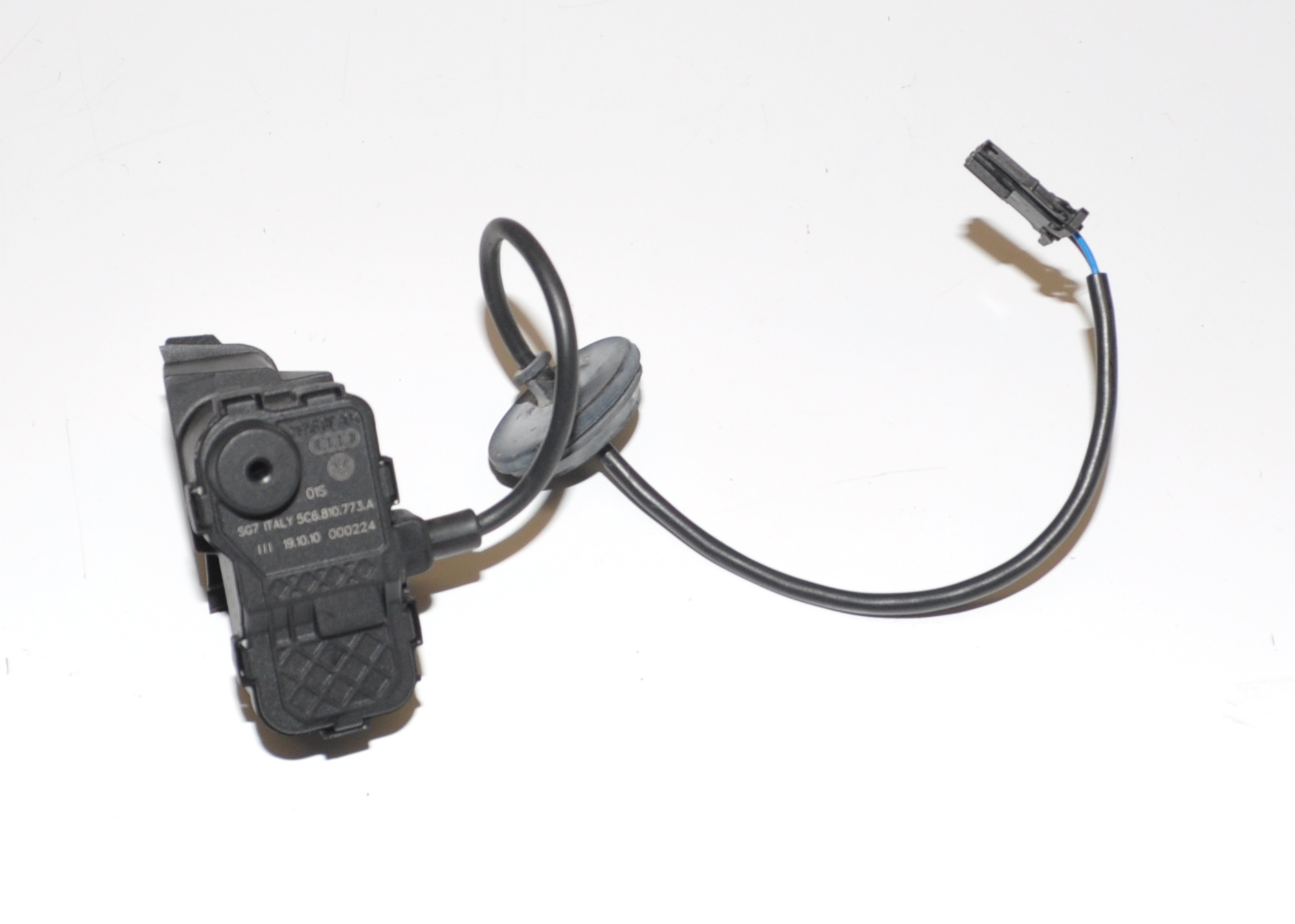 Stellmotor Stellelement Tankklappe  5C6810773A Jetta Original VW 