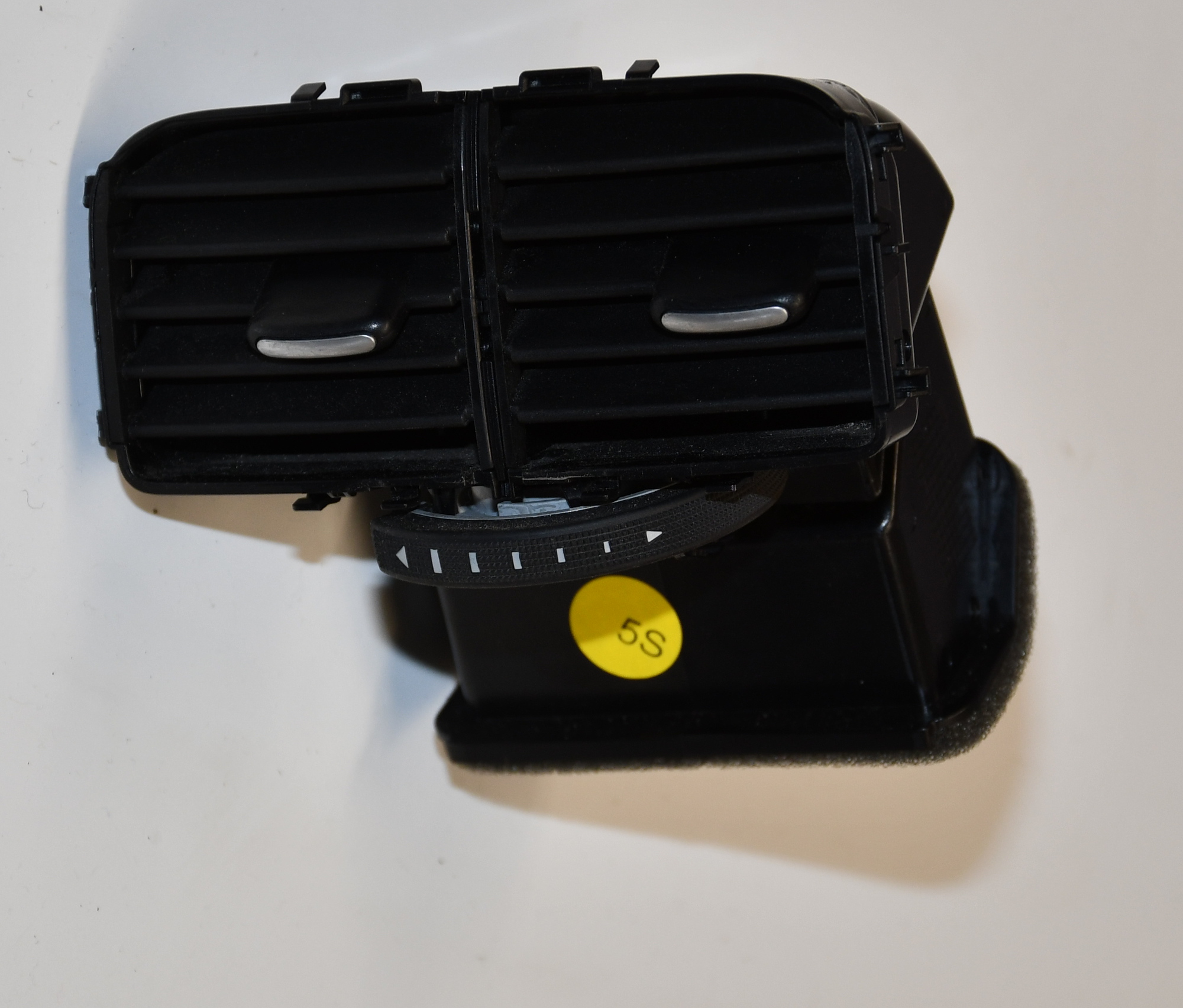 Luftströmer Frischluftdüse Mittelkonsole  5C6819203 Jetta Original VW   