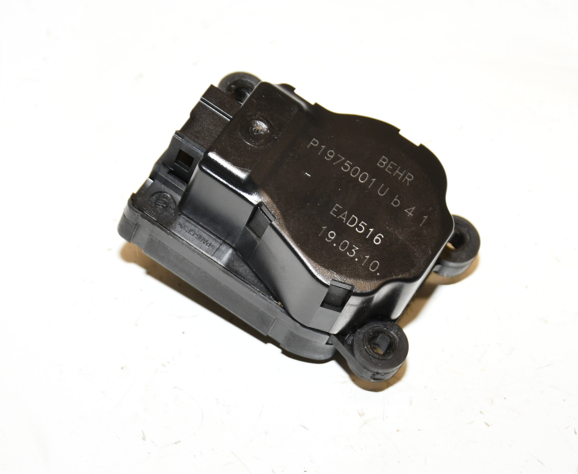 Stellmotor Temperaturregelklappe Heizungskasten  P1975001 5008 Original Behr 