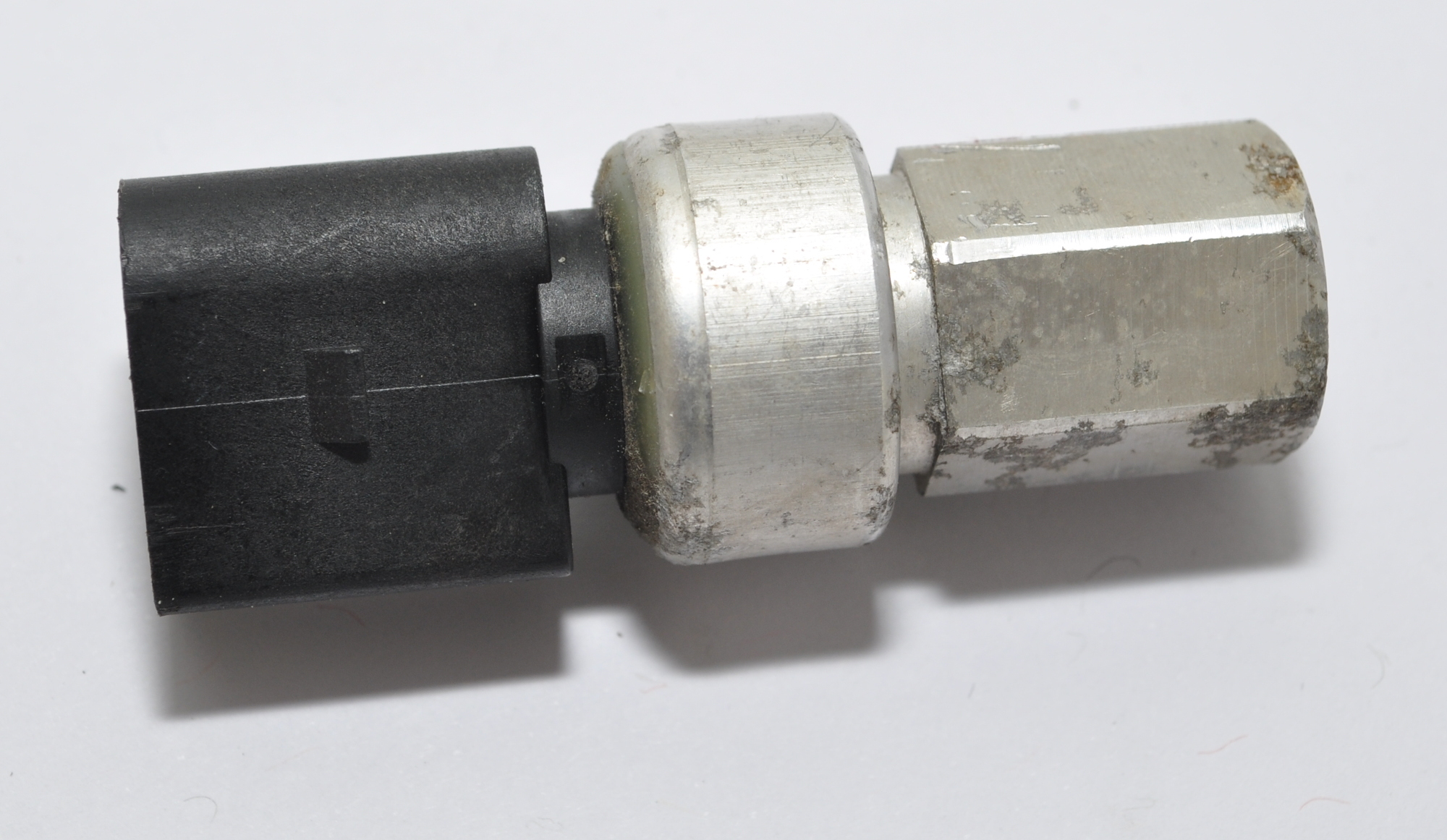 Drucksensor Druckschalter Klimaanlage Klimasensor  1K0959126A Passat 3C Var. VW 