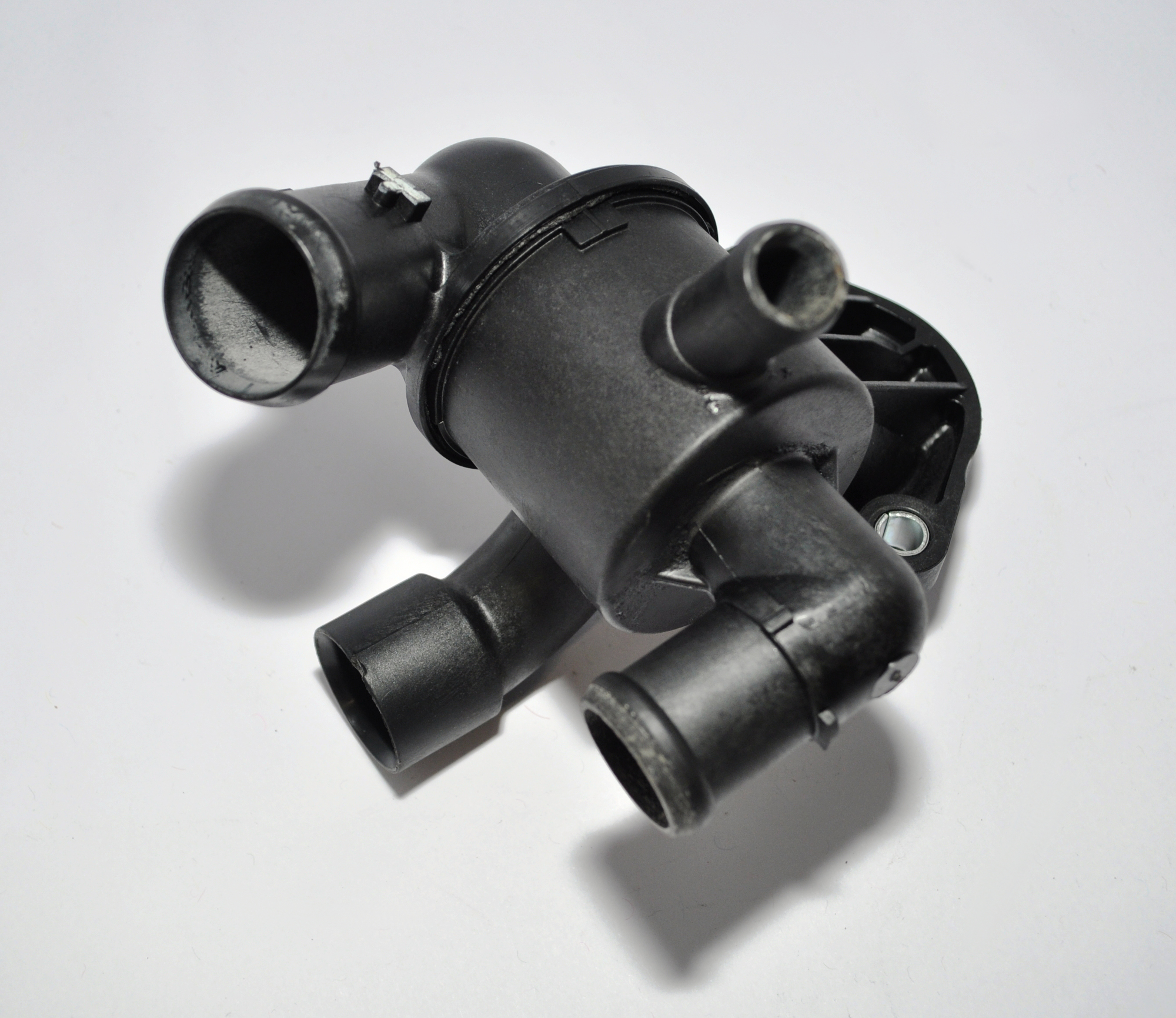Kühlmittelreglergehäuse Thermostatgehäuse  03L121111AC Passat 3C Var. Orig. 