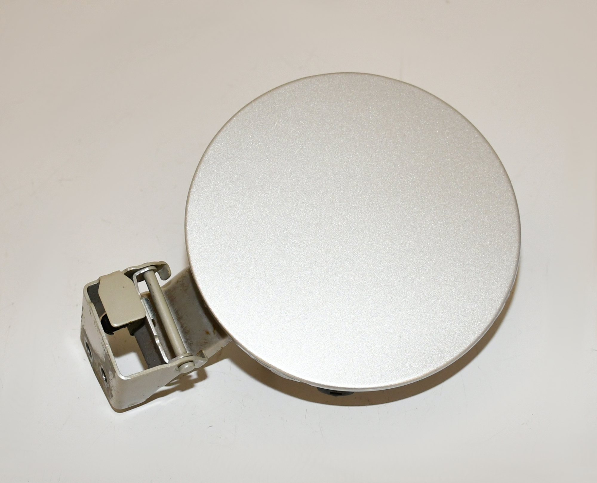 Tankdeckel Tankklappe  93193288 GBZ Stahlsilber Agila B Original Opel 