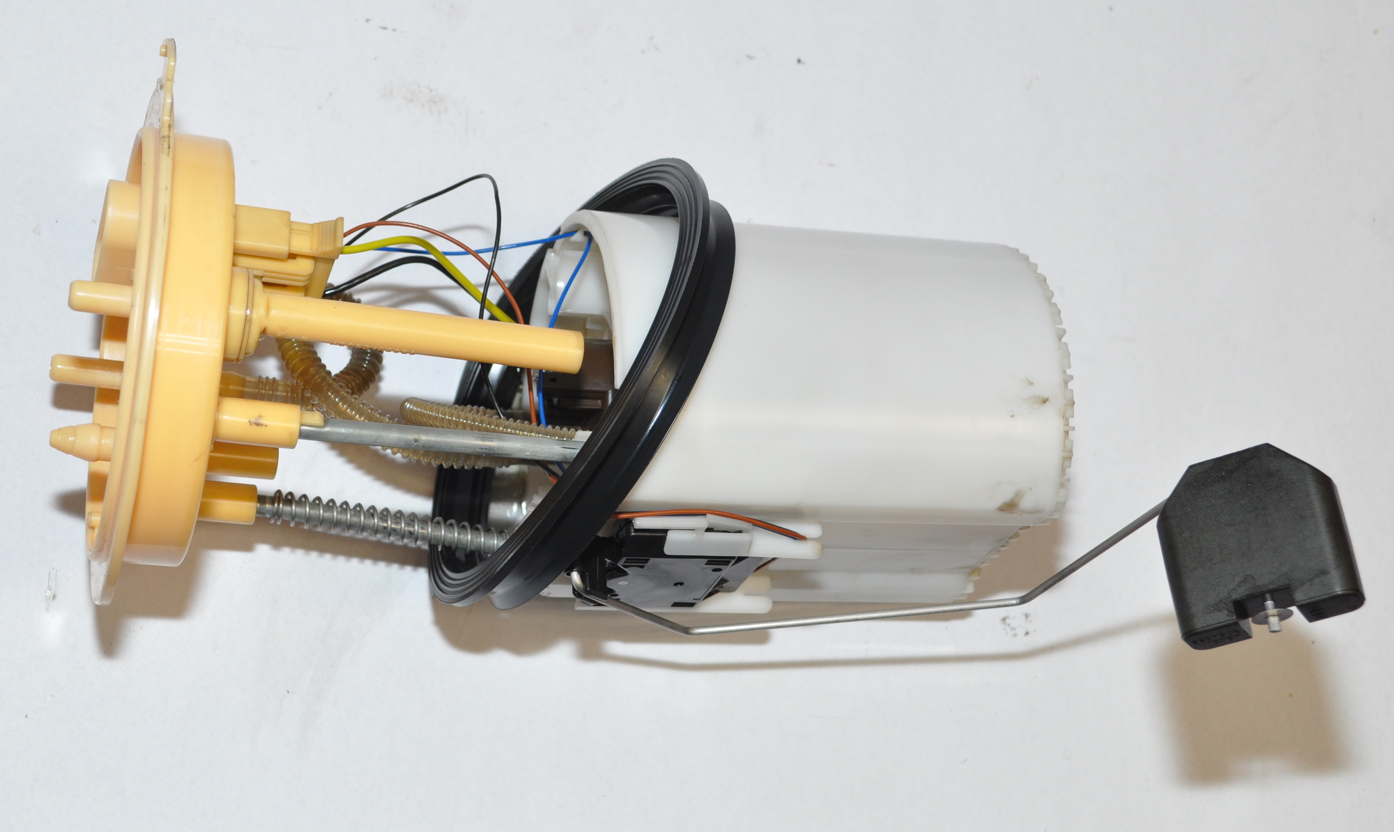 Kraftstoffpumpe Kraftstofffördereinheit  3AA919050H Passat 365 Var. Original 