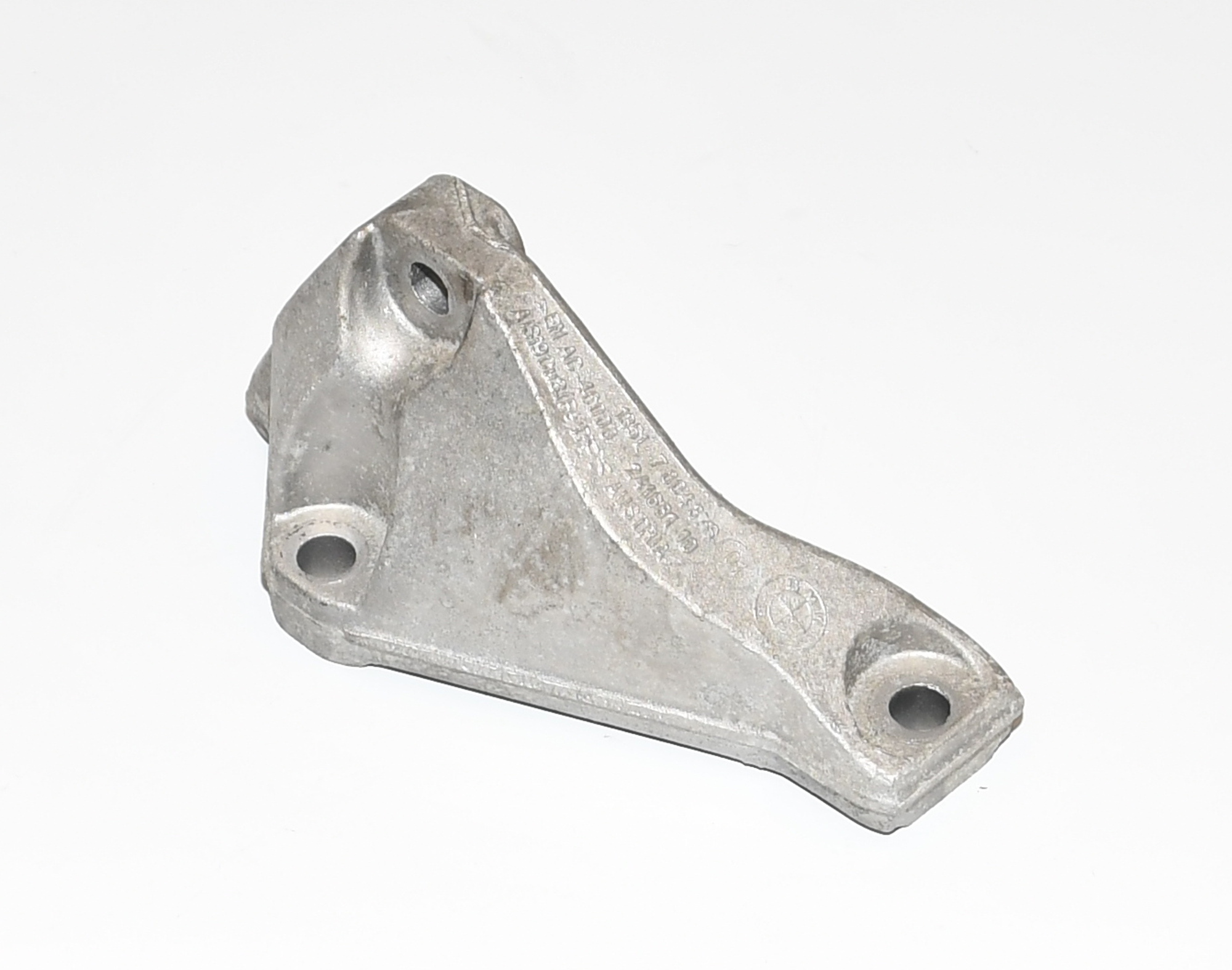 Konsole Aggregateträger  Kraftstoffpumpe 13517804376 E81 2.0 D 130KW D20A BMW 