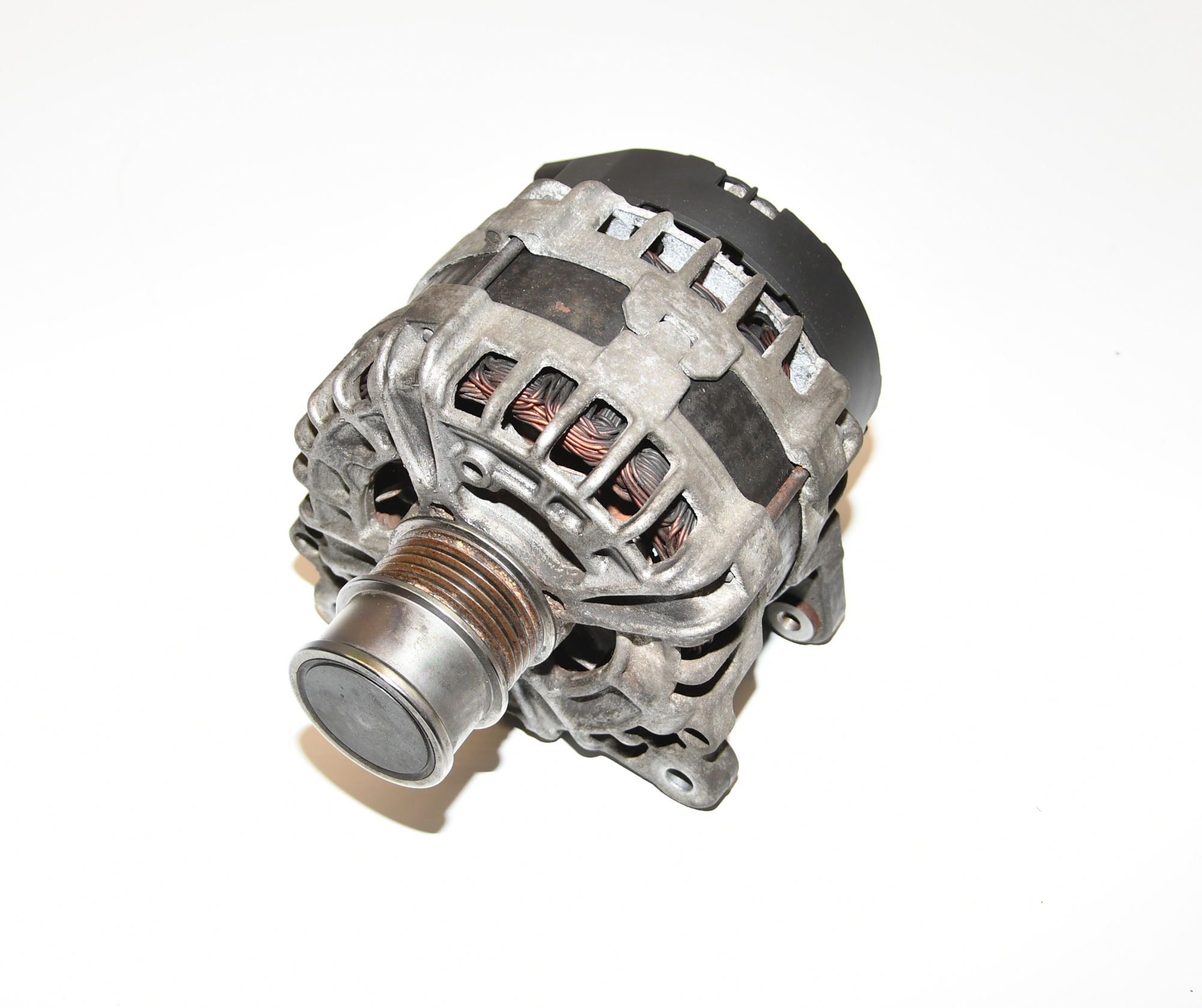 Lichtmaschine Drehstromgenerator  04E903021P Passat Variant 3G 1,4TSI 110KW VW 