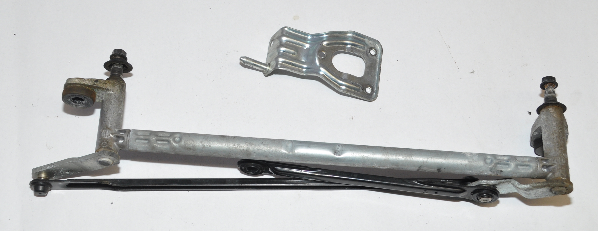Scheibenwischeraufnahme Wischergestänge Vorne 5JB955601 Toledo Original Skoda 