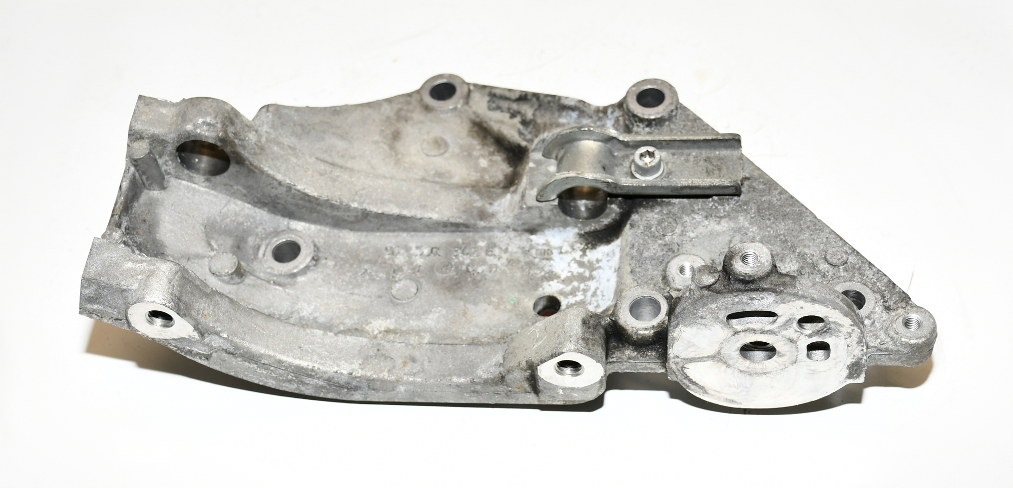 Kompakthalter Aggregatehalter  Lichtmaschine 9650034280 V50 2,0 100KW D4204T 