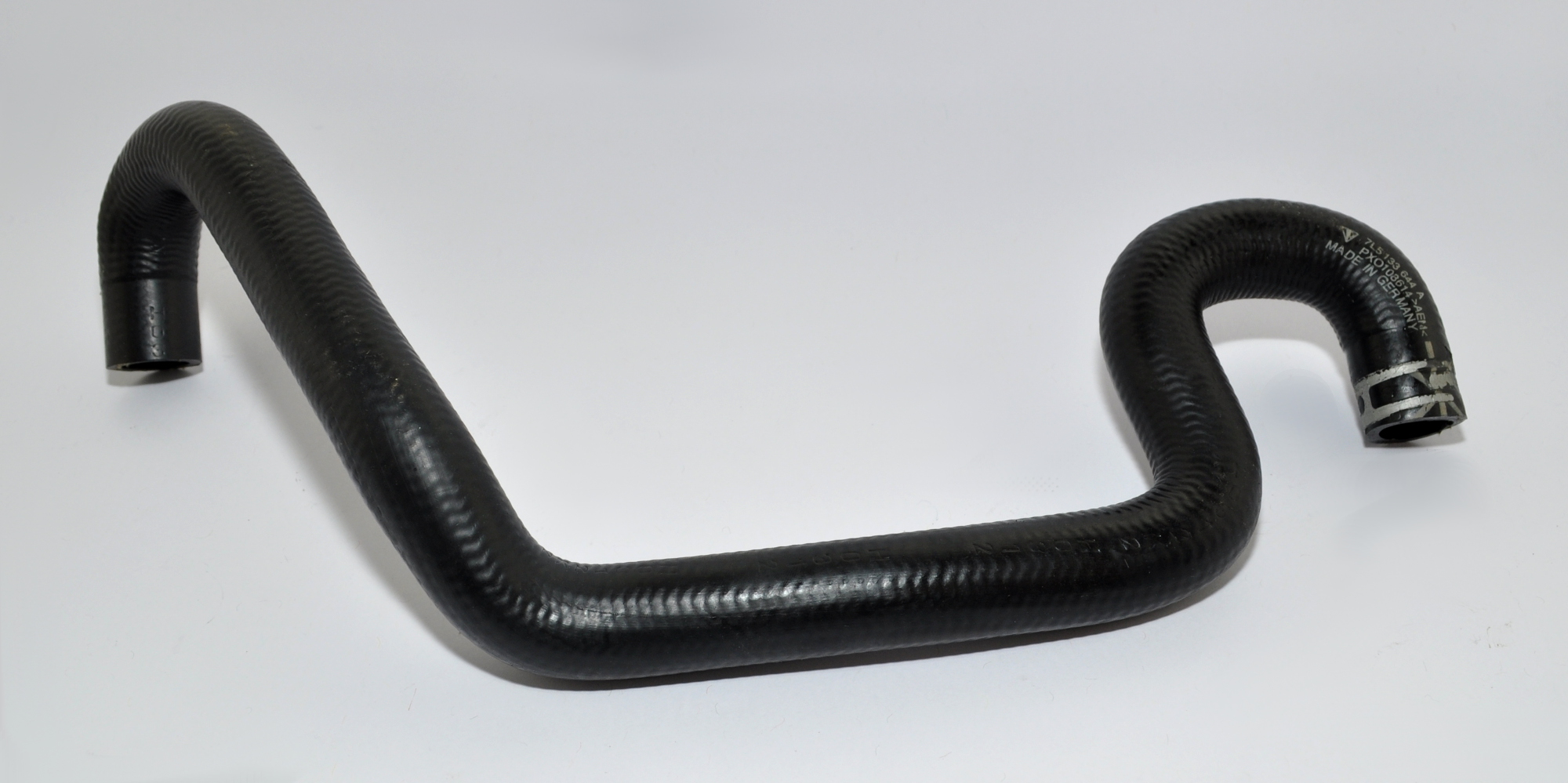 AGR Leitung Schlauch Abgasrückführung  7L5133644A Cayenne S 9P 4,5L 4800 