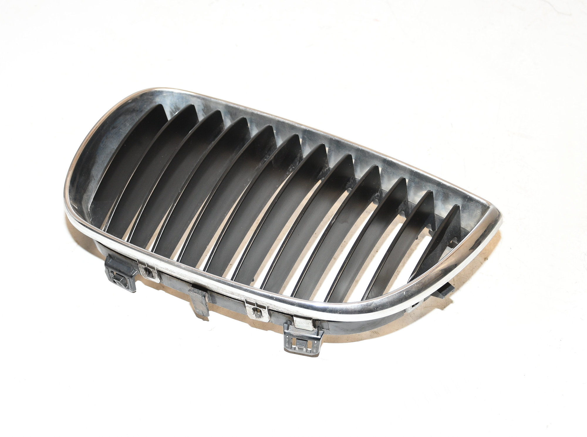 Lüftungsgitter mit Chromleiste Stoßstange Links 51137128613 BMW E87 116I BMW  