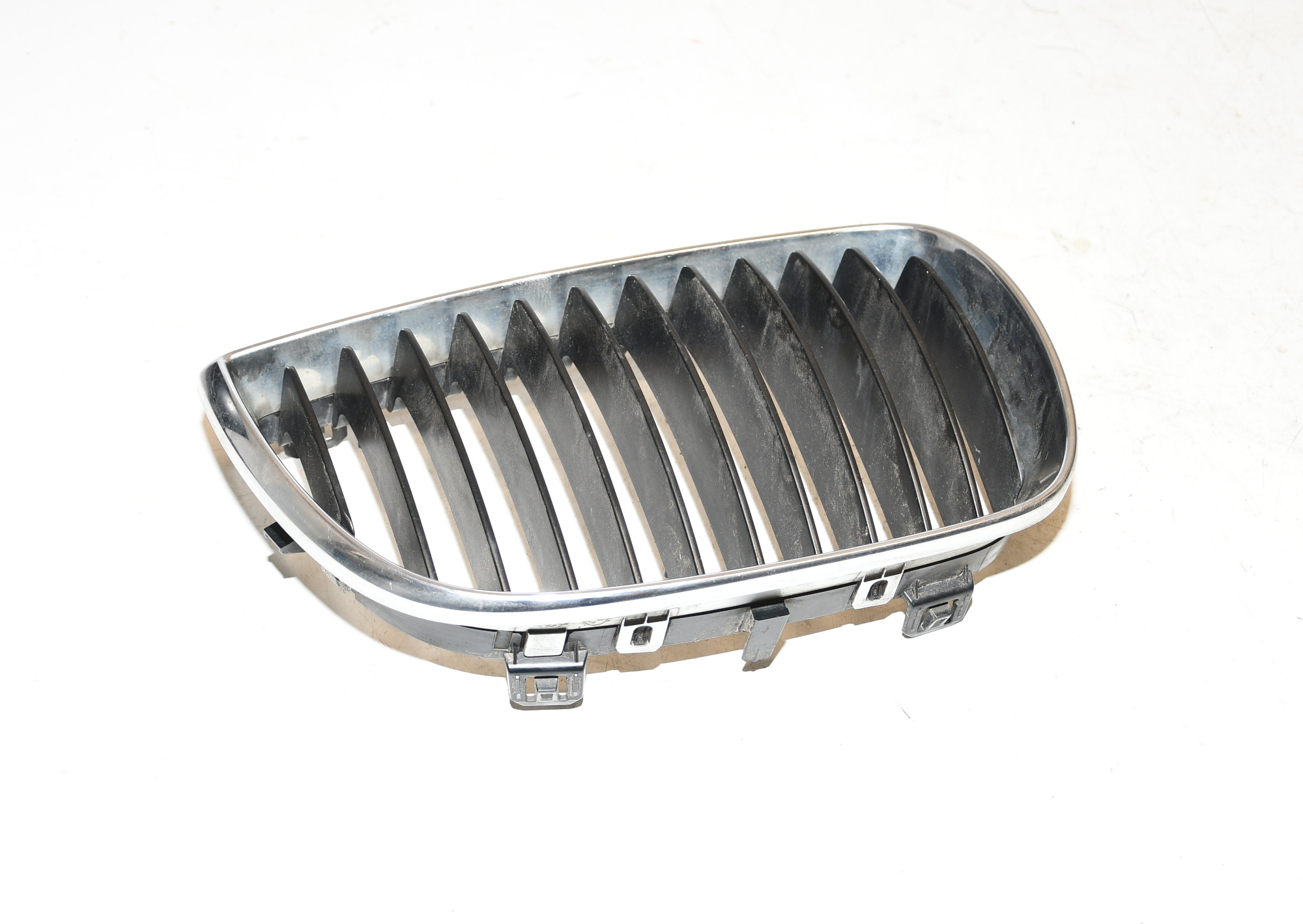Lüftungsgitter mit Chromleiste Stoßstange Rechts 51137128614 BMW E87 116I BMW 