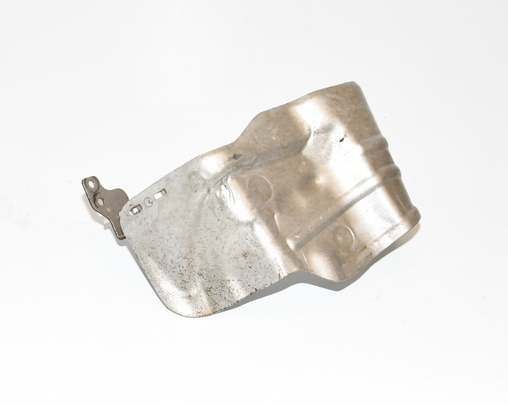 Hitzeschutzblech Warmluftfangblech Warmluftblech  Lichtmaschine 6G91-10A346-NE 