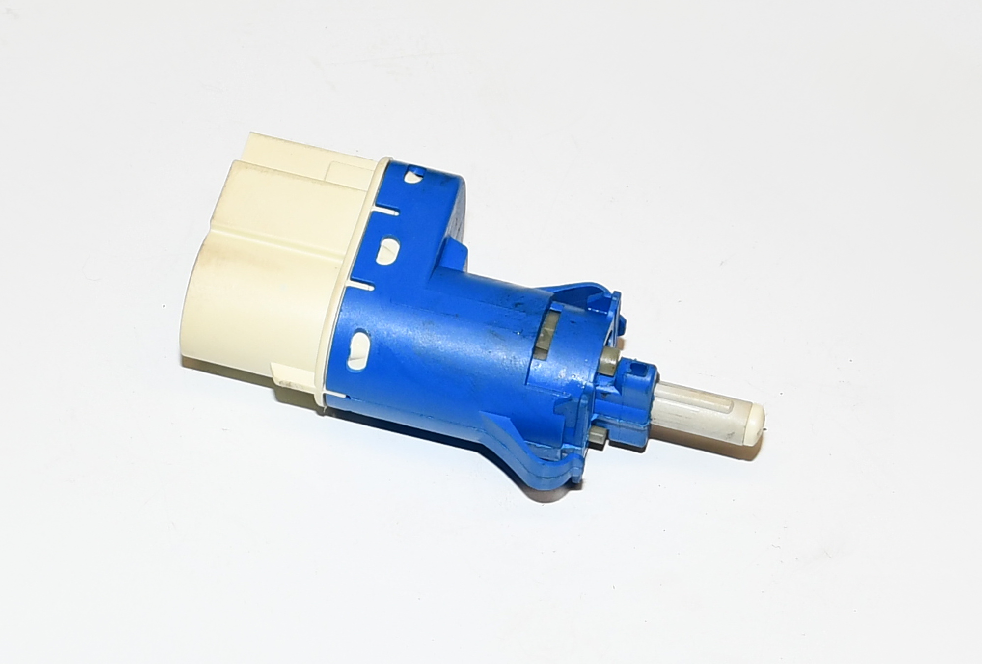 Schalter Taster  Drehzahlbegrenzer AA6T-9C872-A B-MAX Original Ford 