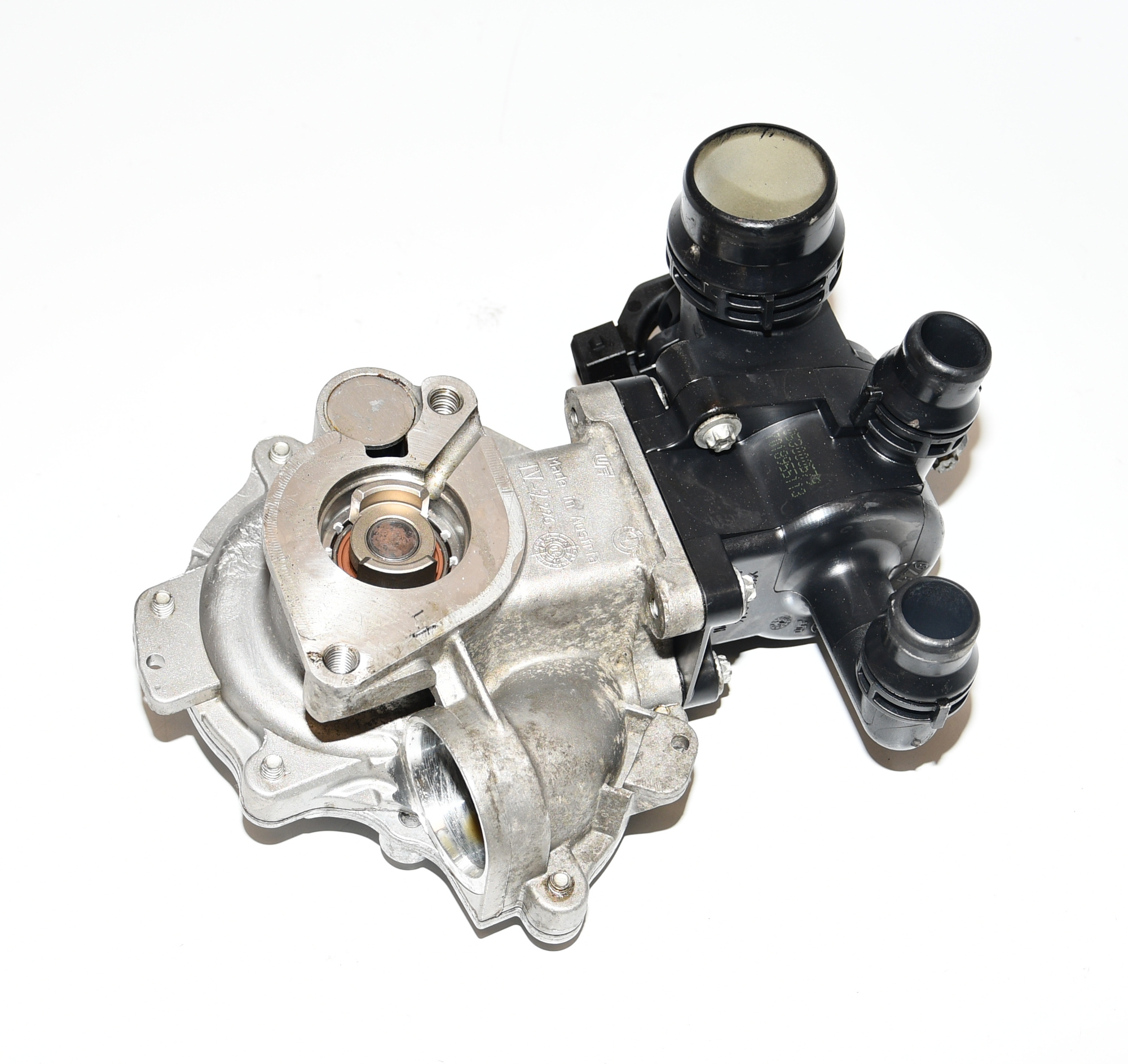 Kühlwasserpumpe Kühlmittelpumpe  7551570 E87 118i Original ZF 